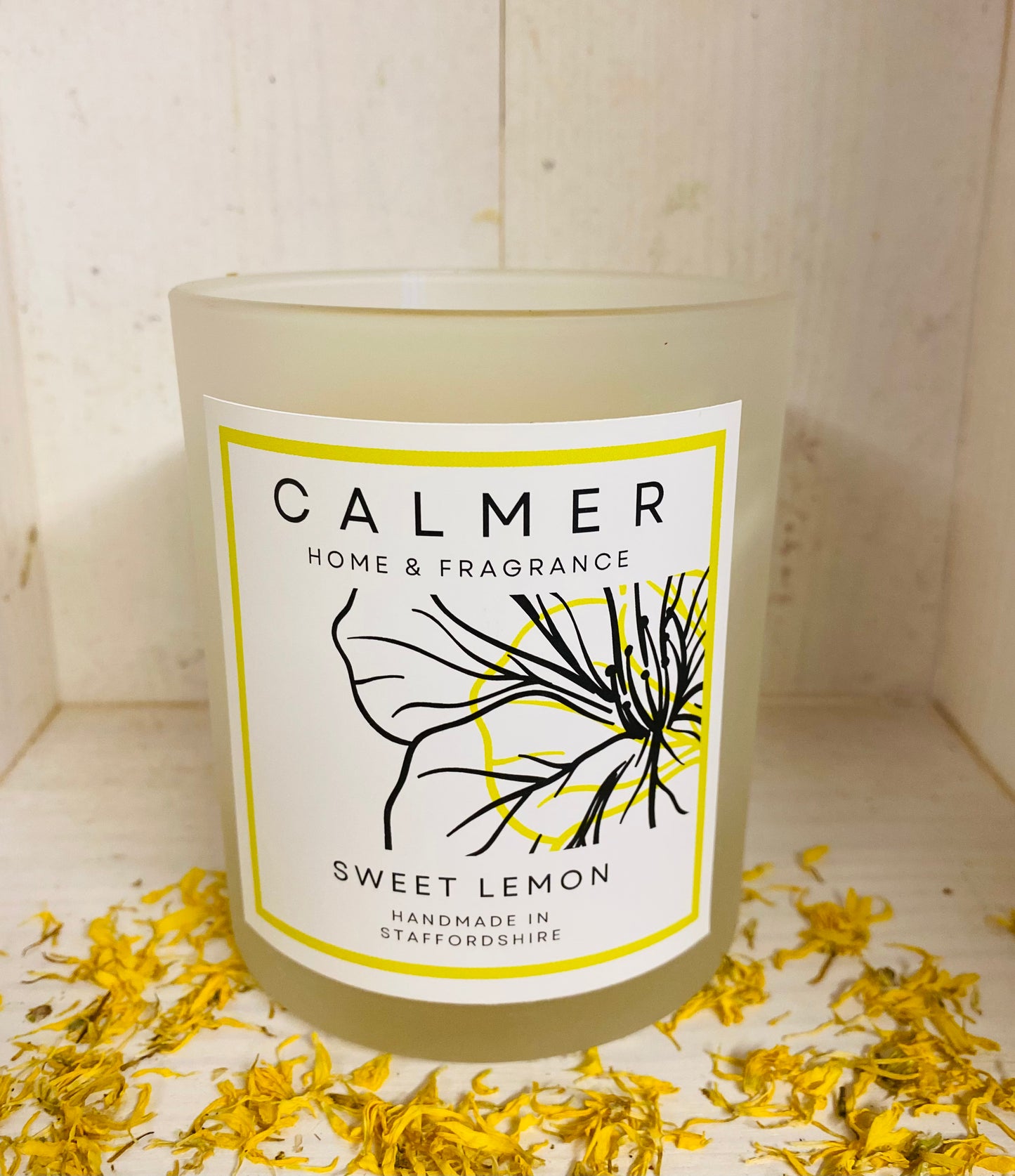 sweet lemon candle, scented candle, calmer home fragrance 
